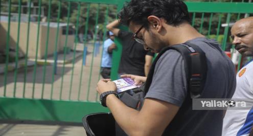 رحلة بحث عن "تذكرة الحلم".. المنافذ تغلق أبوابها والمشجعين تحت رحمة السوق السوداء